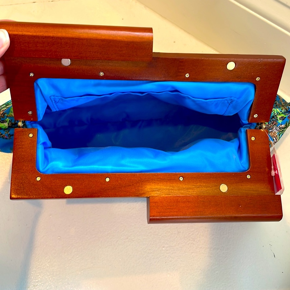 GWP Bermuda Clutch in Blue Thistle Tiger Queen Lilly Pulitzer - Picture 4 of 6